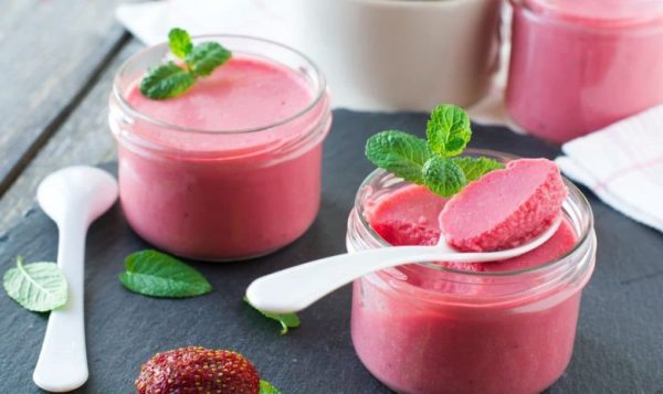 vegan strawberry mousse