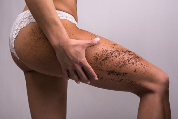 how to reduce cellulite with coffee - diy coffee scrub recipe